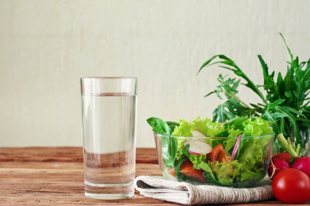 вода перед едой - суть ленивой диеты